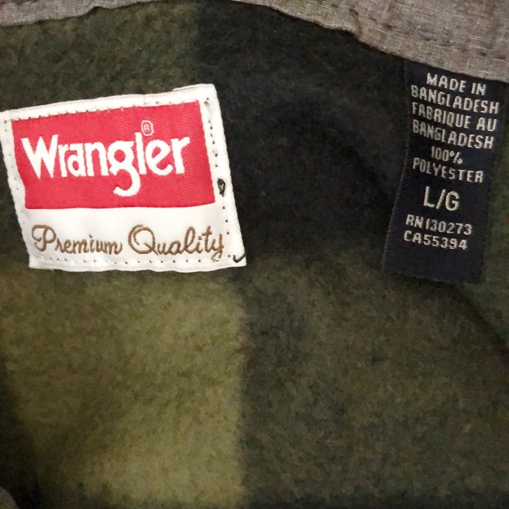 Wrangler Men's Dark Green Plaid Fleece Shacket - Picture 8 of 8